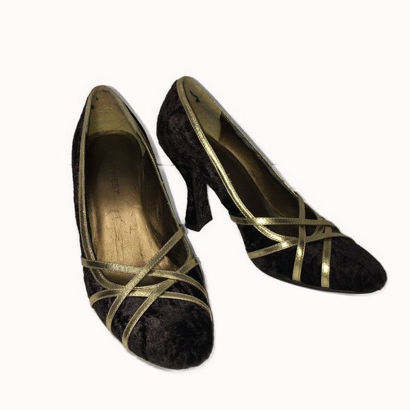 Nine West Crushed Velvet Heels with Gold Trim Size - Picture 4 of 11